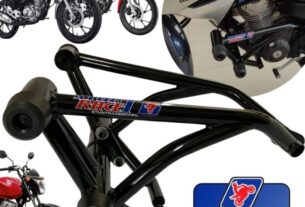 Protetor de motor Street Cage Stunt Race em aço preto com ponteiras de nylon, exibido ao lado de duas motocicletas Honda CG 160 (Titan prata e Start preta) para demonstração de compatibilidade.