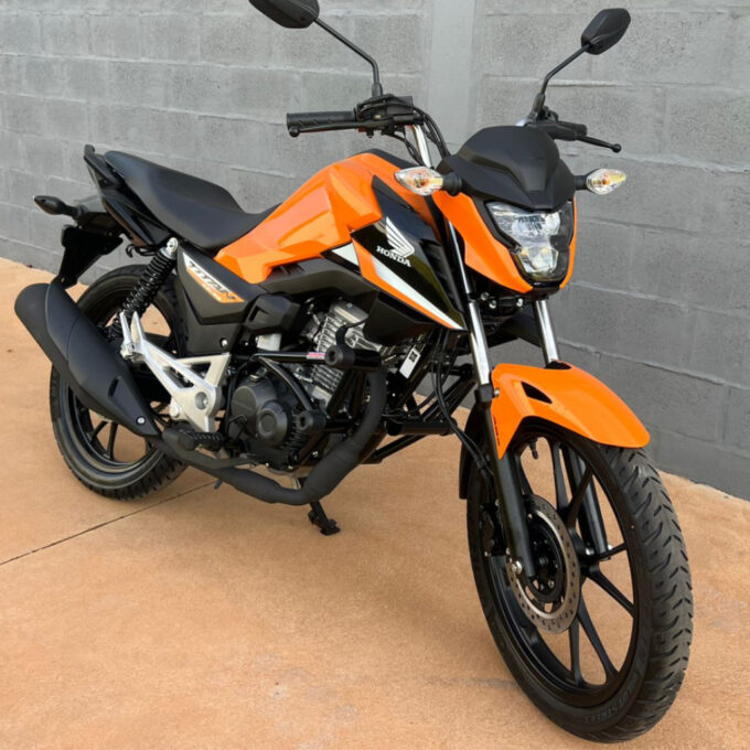 Protetor de motor original Stunt Race Brasil para Honda CG 160 com selo de produto original em destaque e logotipo da marca na estrutura metálica.